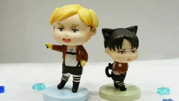 Shingeki no Kyojin - Erwin Smith - Levi (Dog House)